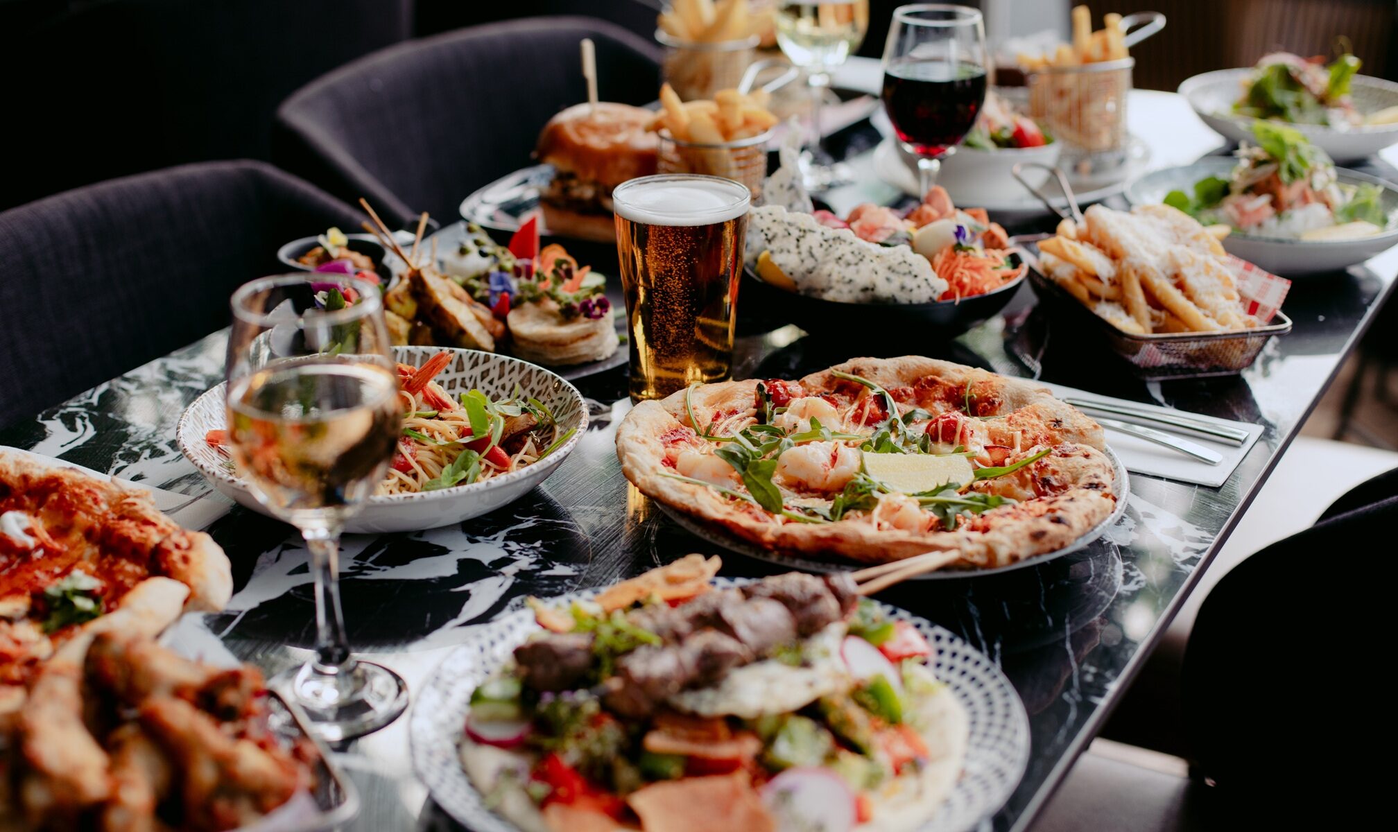 Biggles Bar & Grill Shared table