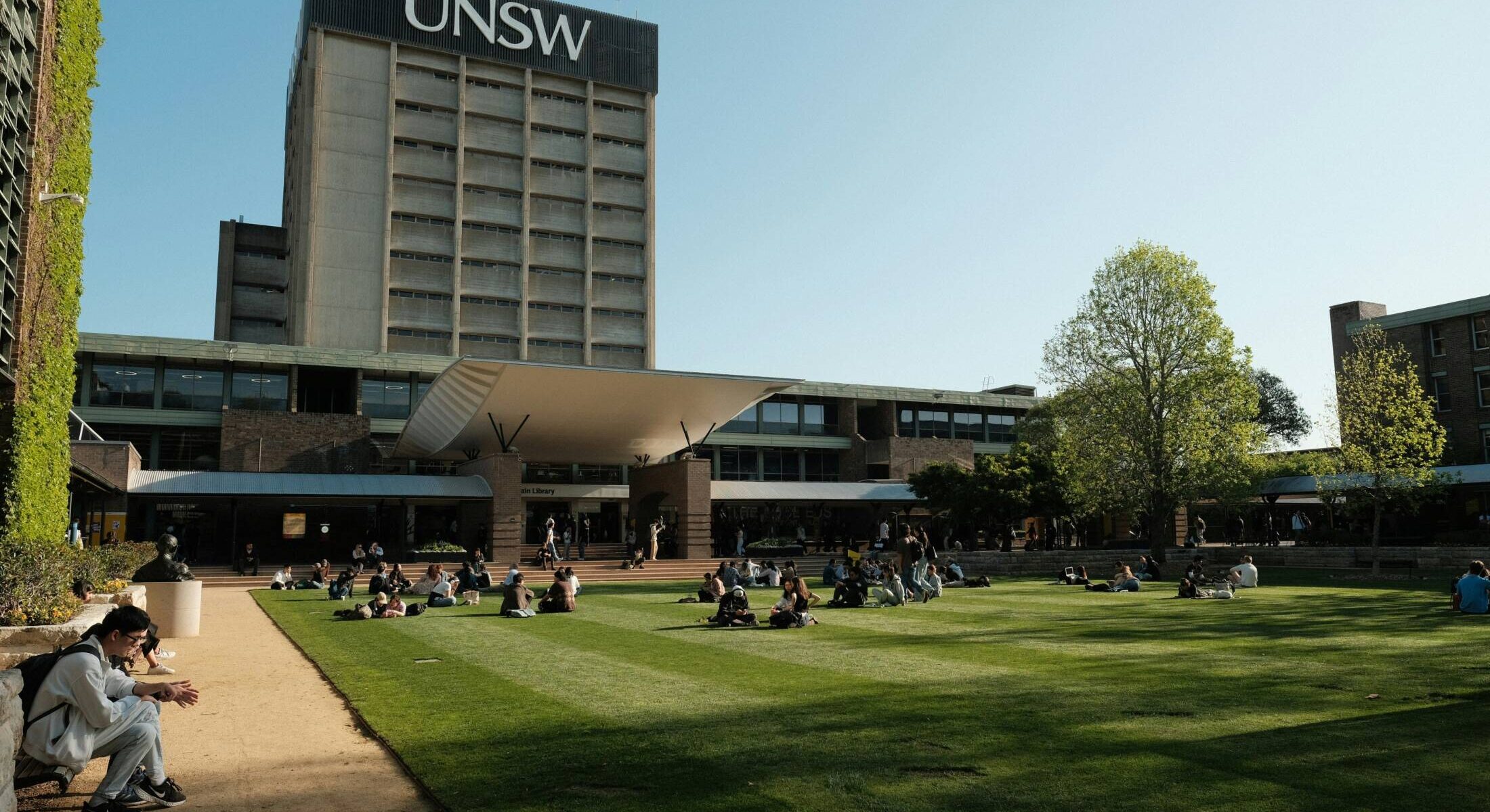 University of Sydney & UNSW close to Crowne Plaza Sydney Airport